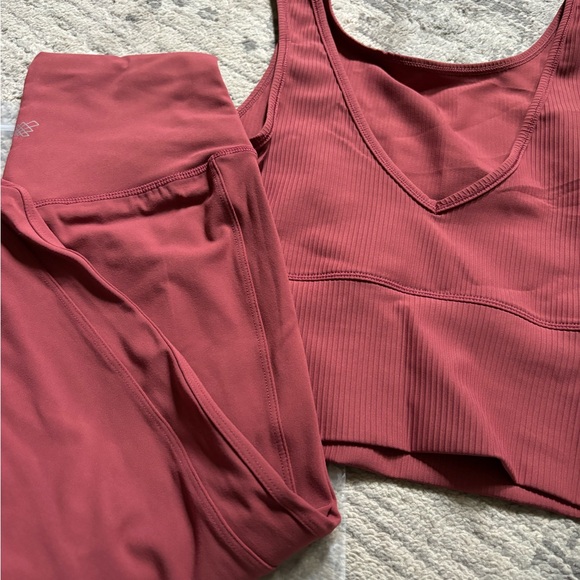 JED NORTH Leggings and Crop Top Workout Set - Picture 4 of 5